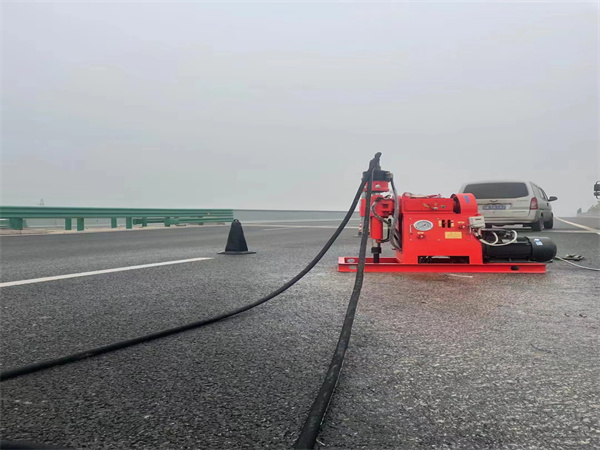 榆树马路路基路面开裂下沉注浆加固灌浆